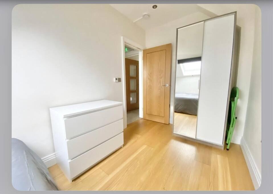 Luxury 4-Bed Apartment With Balcony & Garden, Near Emirates Stadium, 15 Mins To Central Londyn Zewnętrze zdjęcie