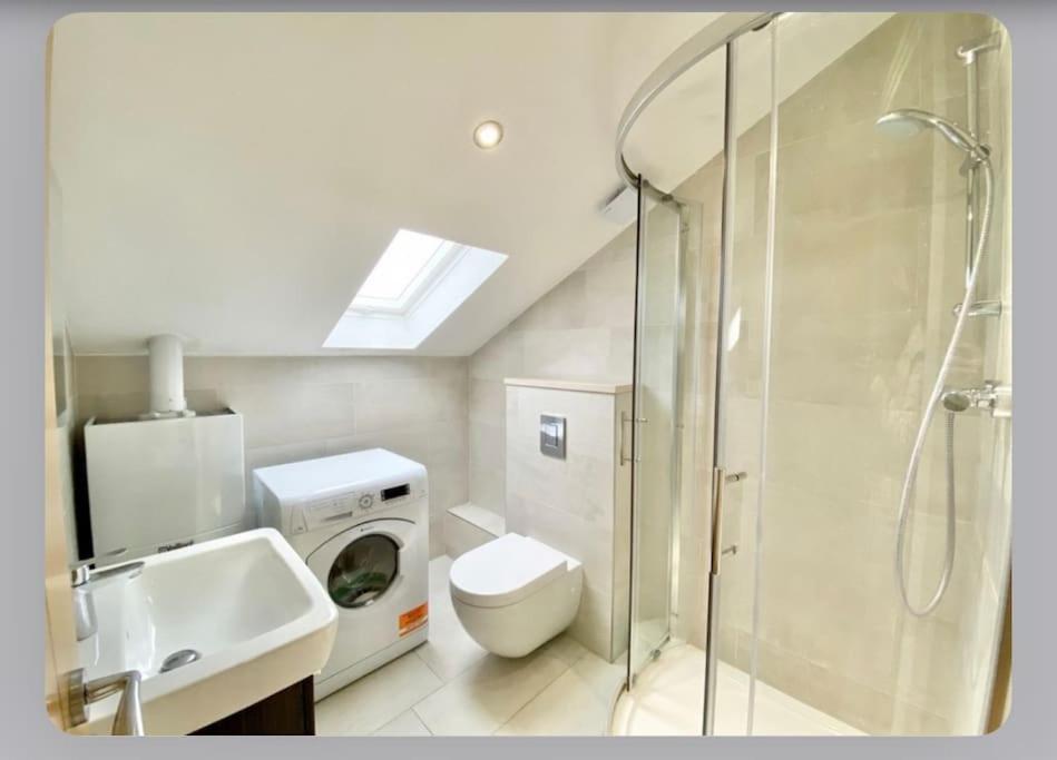 Luxury 4-Bed Apartment With Balcony & Garden, Near Emirates Stadium, 15 Mins To Central Londyn Zewnętrze zdjęcie