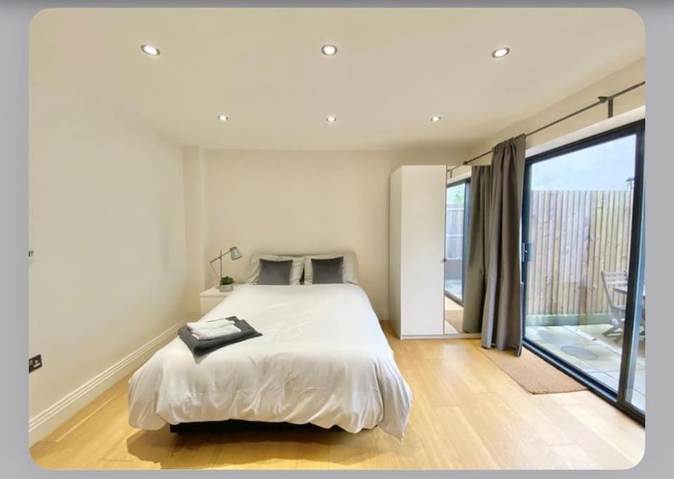Luxury 4-Bed Apartment With Balcony & Garden, Near Emirates Stadium, 15 Mins To Central Londyn Zewnętrze zdjęcie